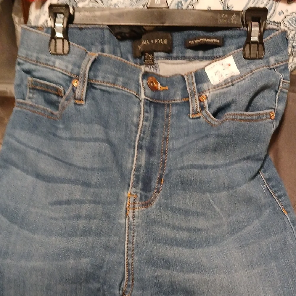 ⭐ any items with ⭐ 2for $5  Kendall & Kylie High Rise Blue Jeans - Picture 4 of 5